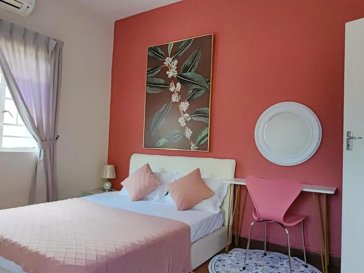 Fa House By The Beach Tanjung Bungah  Ferienhaus Tanjung Bungah (Penang)